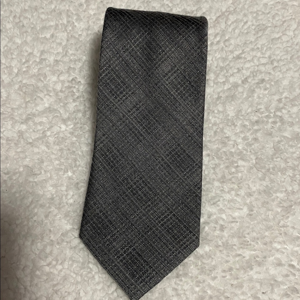 Calvin Klein Mens tie elegant silver striped VGUC 53%viscose 47%silk formal